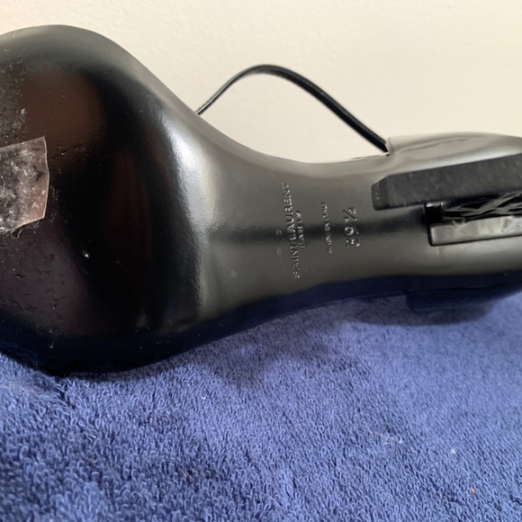 Heels - Picture 2 of 9